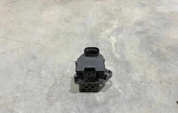 Peugeot 3008 I Coolant fan relay 9658508980