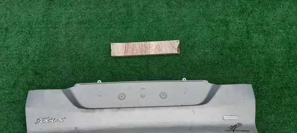 Ford Focus Tailgate/boot lid cover trim BM51-N425A30-A