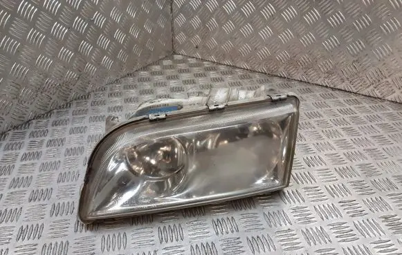 Volvo S40 Headlight/headlamp 30899682