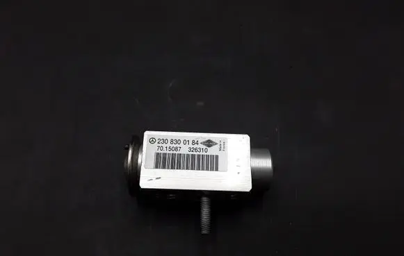 Mercedes-Benz C W204 Air conditioning (A/C) expansion valve 2308300184 7015087