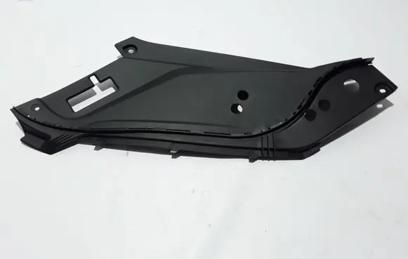 Engine bonnet/hood lock trim molding