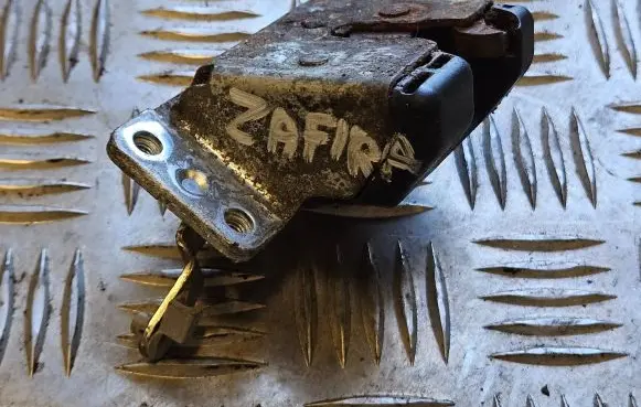 Opel Zafira A Loading door lock 