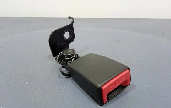 BMW X3 E83 Front seatbelt 7414287