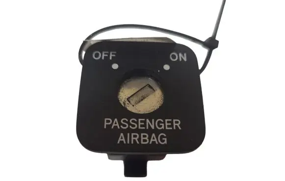 Toyota Corolla Verso E121 Passenger airbag on/off switch 