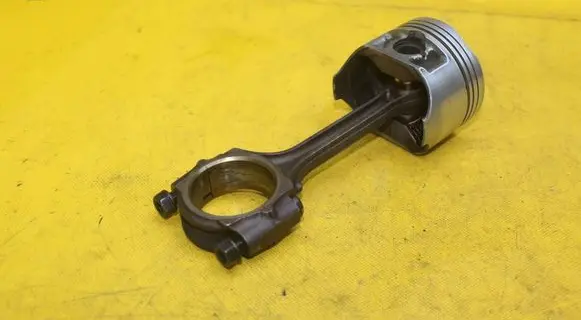 Suzuki Swift II Piston with connecting rod 69G0