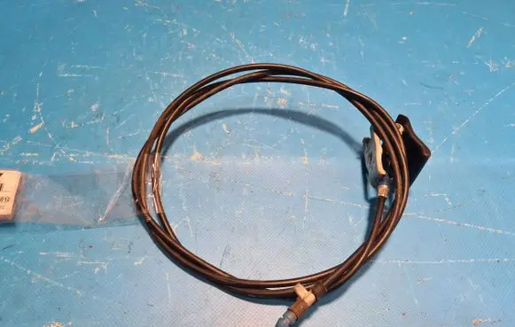 Subaru Impreza III Engine bonnet/hood lock release cable 