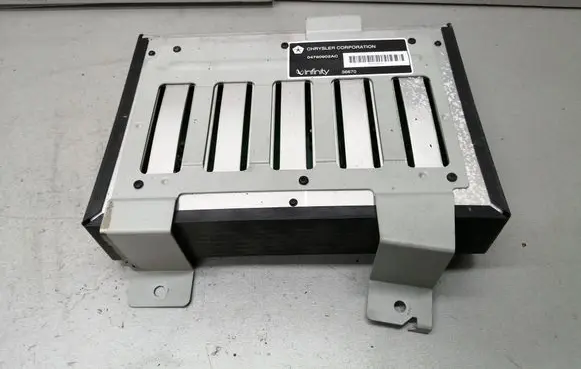Chrysler 300M Sound amplifier 04760902AC