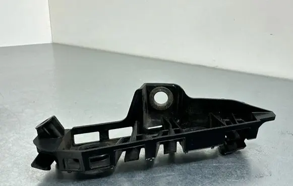 Volkswagen PASSAT B8 Front bumper mounting bracket 3G0807049