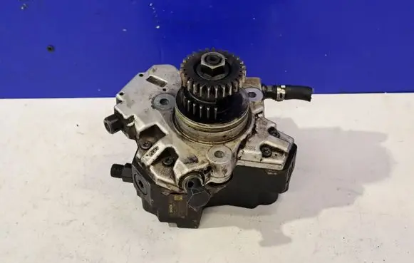 Mercedes-Benz ML W164 Mechanical fuel pump 0445010117 A6290700001