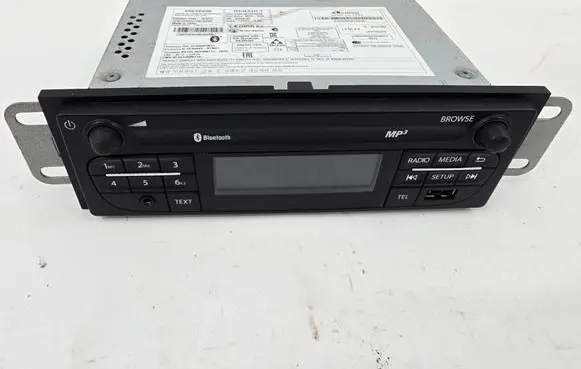 Renault Trafic III (X82) Radio/CD/DVD/GPS head unit 281157689R 93456783 R0131DIN