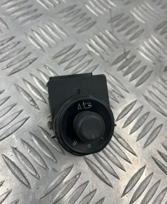Opel Insignia A Wing mirror switch 13271833