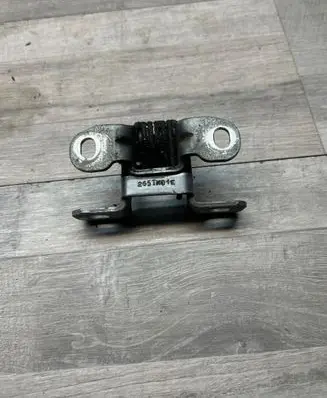 Land Rover Discovery 4 - LR4 Loading door lower hinge 265TKD1E