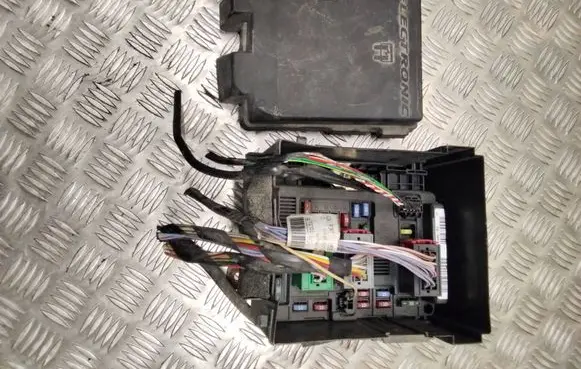 Citroen Berlingo Fuse box set U118470005