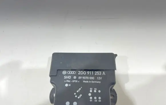 Volkswagen II LT Glow plug pre-heat relay 2D0911253A 899070000