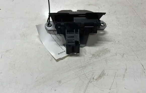 Volvo V40 Tailgate/trunk/boot lock/catch/latch 31335870 01042075001