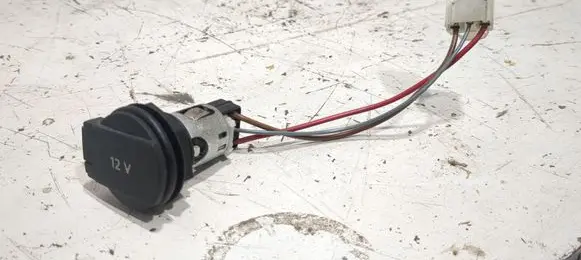 Volkswagen Touareg I 12 V Socket (rear) 