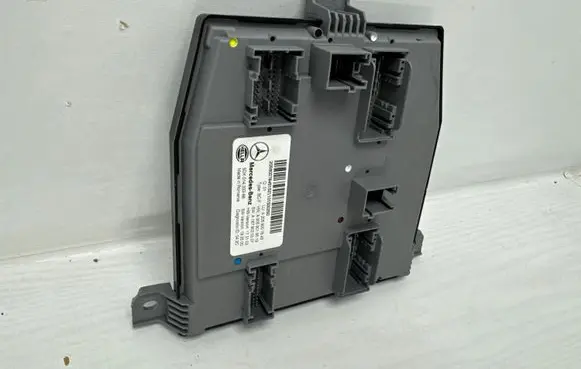 Mercedes-Benz C W205 SAM control unit A2059007845 A2059019519 A1679020307