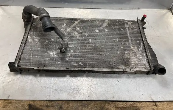BMW 5 E39 Coolant radiator 2247345