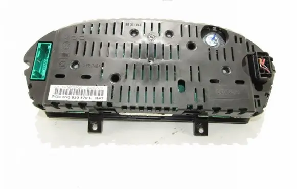Skoda Fabia Mk1 (6Y) Speedometer (instrument cluster) 6y0920870l