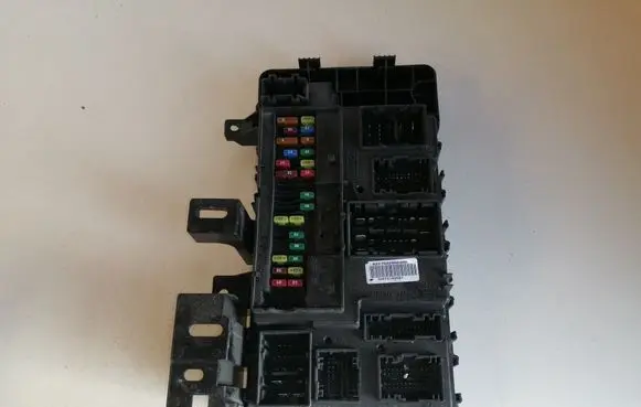 Ford Mustang VI Fuse module GR3T15604 GR3T15604HFD