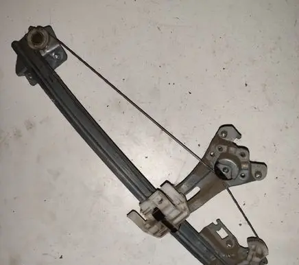 Rear door manual window regulator