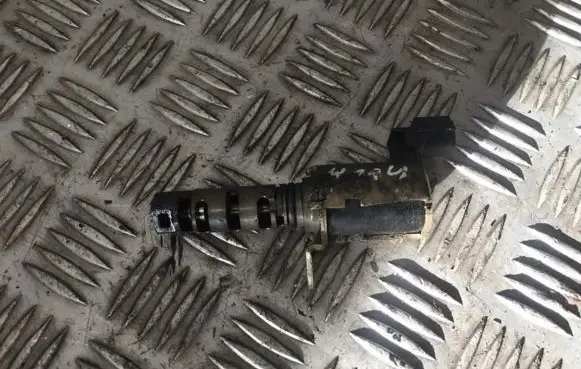 Toyota RAV 4 (XA20) Camshaft vanos timing valve 