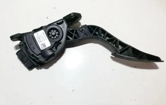 Suzuki Grand Vitara II Accelerator throttle pedal i590065j01 6pv00907400