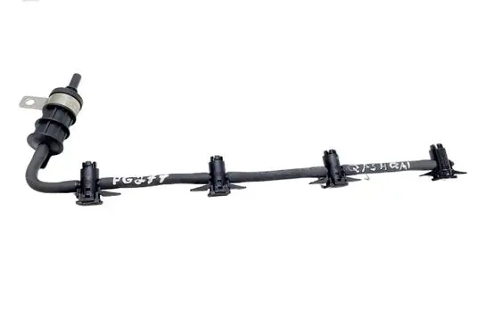 Nissan Qashqai Fuel injector supply line/pipe 