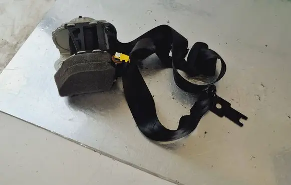 Peugeot 3008 II Rear seatbelt 61875 190320 34134622A