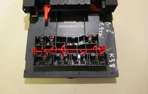 Volkswagen PASSAT B6 Comfort/convenience module 3C0937049J F005V00530 H7S130