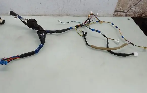 Toyota Prius (NHW20) Front door wiring loom 8215147250