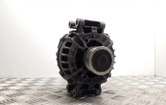 Volkswagen Golf VII Generator/alternator 06K903023