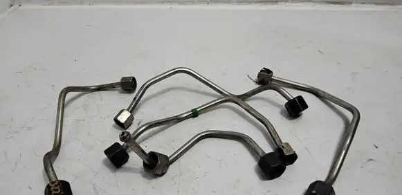 Peugeot 308 Fuel injector supply line/pipe 