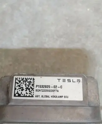 Tesla Model Y LED ballast control module P153292502C