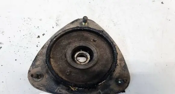 Subaru Forester SF Coil spring mount 
