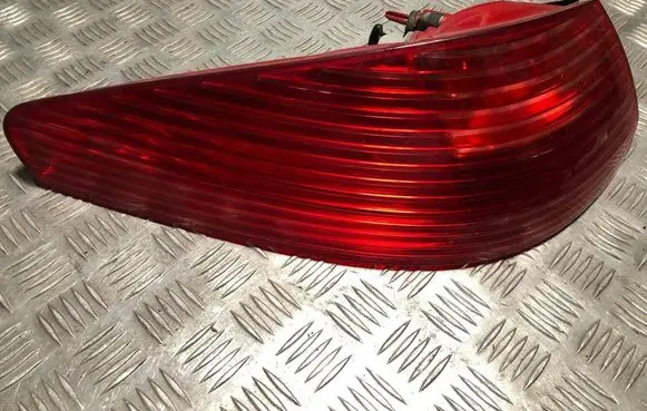 Peugeot 607 Rear/tail lights 2543G