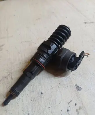 Fuel injector