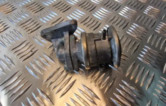 Audi A8 S8 D3 4E EGR valve 078131101N