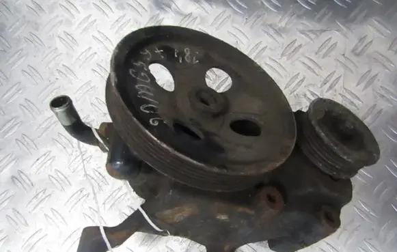Mitsubishi Galant Power steering pump