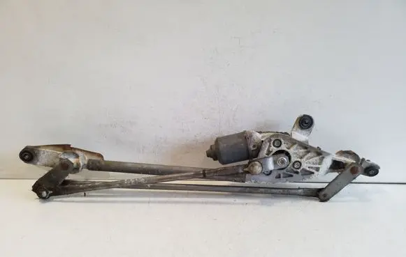 Suzuki Grand Vitara II Front wiper linkage and motor 3811065J00
