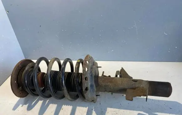 Volvo XC70 Front shock absorber with coil spring 31429128