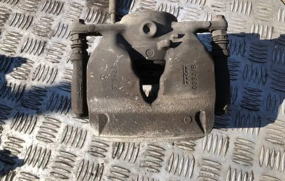 Mercedes-Benz C W205 Front brake caliper