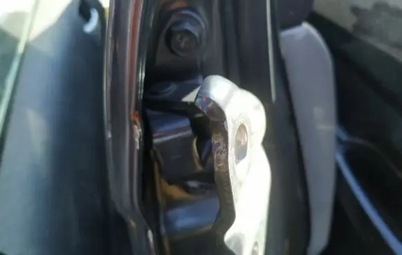 SsangYong Rodius Rear door lower hinge