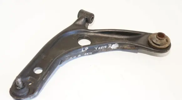 Toyota Yaris Front control arm WAHACZ LEWY PRZÓD TOYOTA YARIS II 1,0 1KR 06-11R