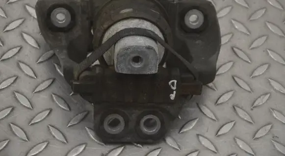 Volvo XC90 Engine mount bracket 586709