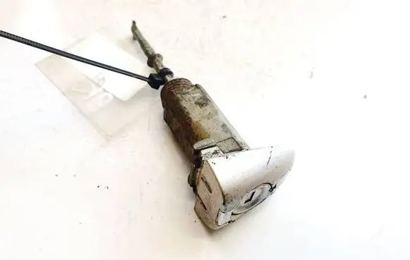 Mercedes-Benz A W168 Front door lock (next to the handle) 
