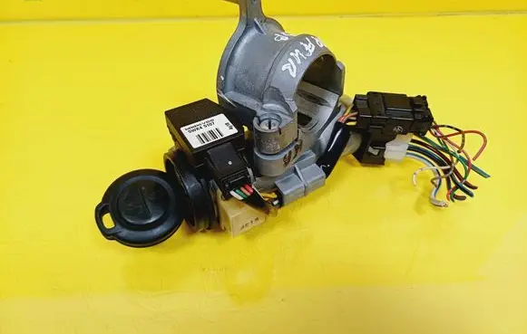 Smart ForFour I Ignition lock MR587813 5WK45107 MR955230