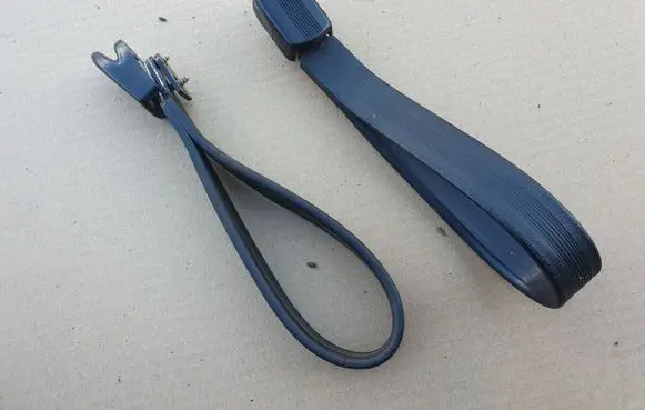 Volkswagen Jetta I Rear interior roof grab handle 113857639A