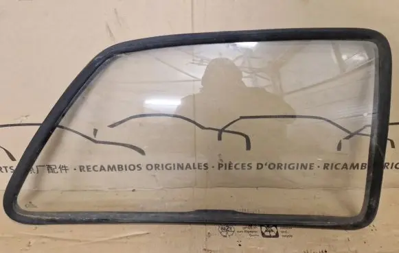 Volkswagen Golf II Rear windscreen/windshield window 191845302