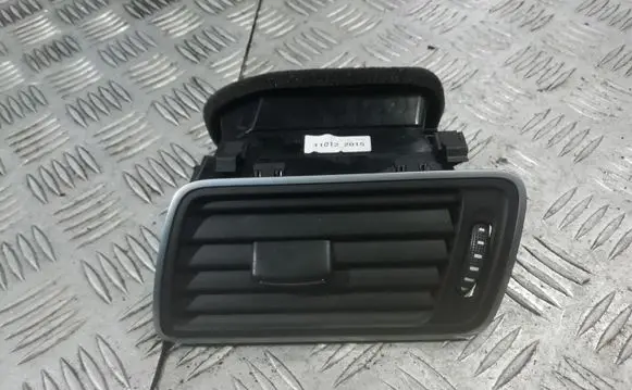 Volkswagen PASSAT B7 Dashboard side air vent grill/cover trim 3AC819701A